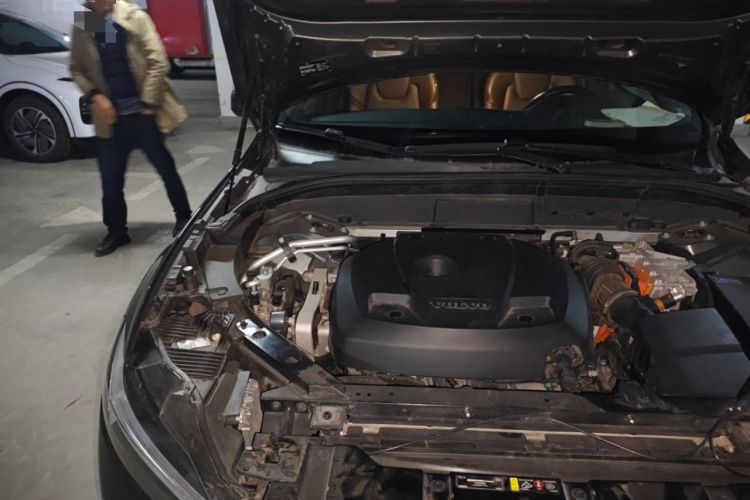 Used Volvo XC60 New Energy 2022 T8 Plug-in Hybrid All-Wheel Drive Smart Luxury Edition Engine Bay Right