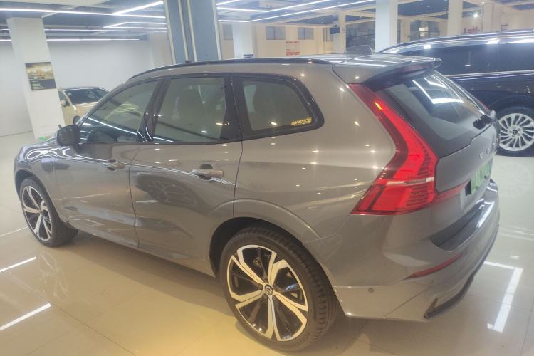 Used Volvo XC60 New Energy 2022 T8 Plug-in Hybrid All-Wheel Drive Zhiyuan Sport Edition Exterior 3
