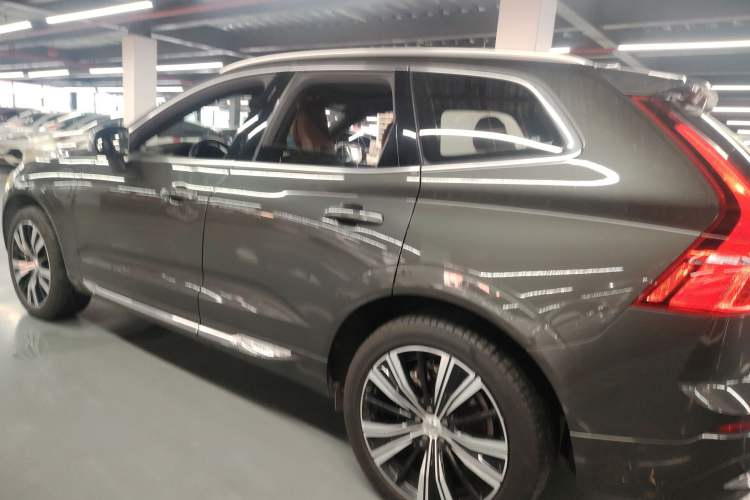 Used Volvo XC60 New Energy 2022 T8 Plug-in Hybrid All-Wheel Drive Smart Luxury Edition Exterior 3
