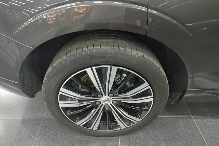 Used Volvo XC60 New Energy 2022 T8 Plug-in Hybrid All-Wheel Drive Smart Luxury Edition Exterior 5