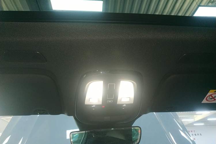 Used Volvo XC60 New Energy 2022 T8 Plug-in Hybrid All-Wheel Drive Smart Luxury Edition Headliner