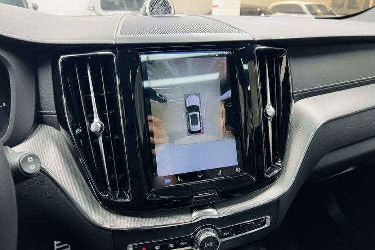Used Volvo XC60 New Energy 2022 T8 Plug-in Hybrid All-Wheel Drive Zhiyuan Sport Edition Interior 3