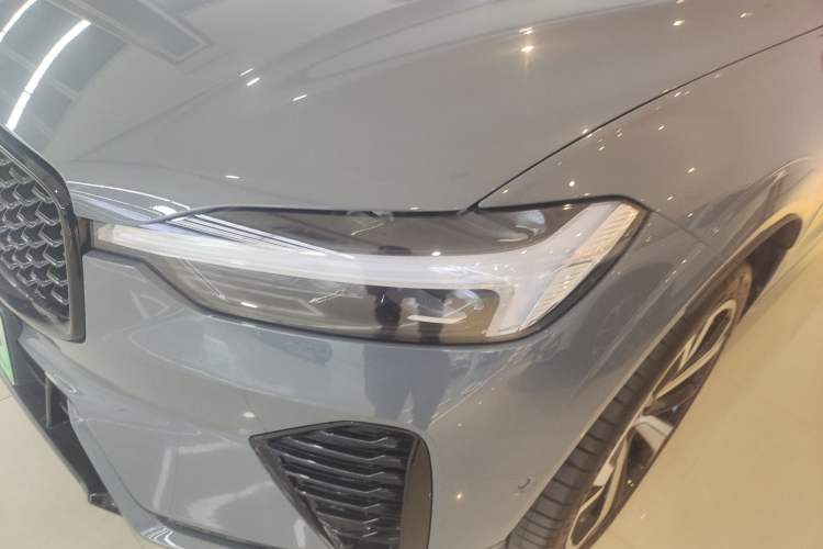 Used Volvo XC60 New Energy 2022 T8 Plug-in Hybrid All-Wheel Drive Zhiyuan Sport Edition Left Front Headlight