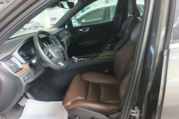 Used Volvo XC60 New Energy 2022 T8 Plug-in Hybrid All-Wheel Drive Smart Luxury Edition Left Front Seat