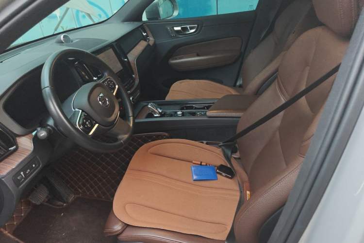 Used Volvo XC60 New Energy 2022 T8 Plug-in Hybrid All-Wheel Drive Smart Luxury Edition Left Front Seat