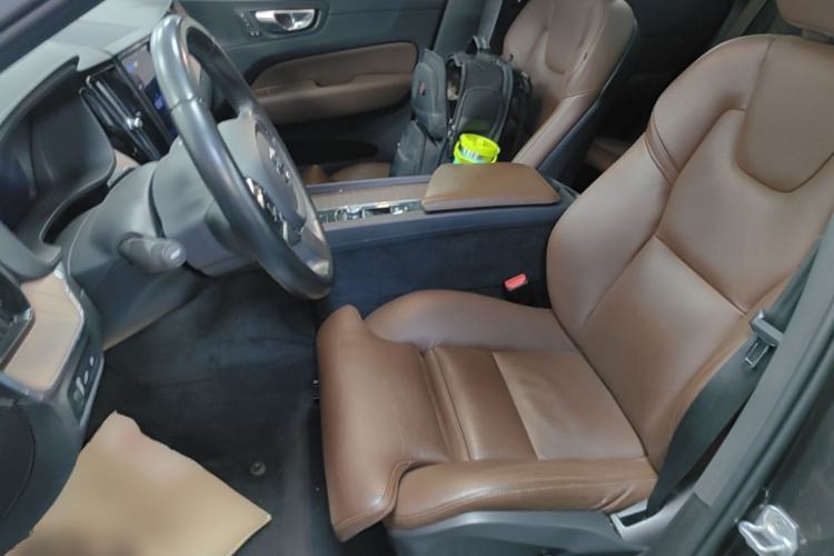 Used Volvo XC60 New Energy 2022 T8 Plug-in Hybrid All-Wheel Drive Smart Luxury Edition Left Front Seat