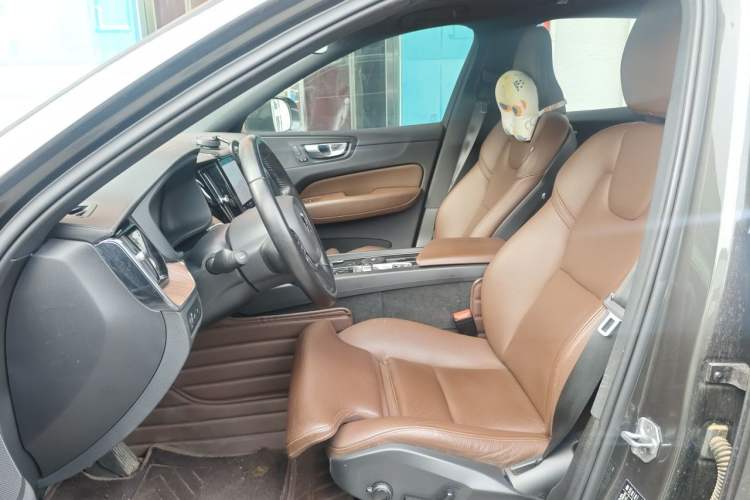 Used Volvo XC60 New Energy 2022 T8 Plug-in Hybrid All-Wheel Drive Smart Luxury Edition Left Front Seat