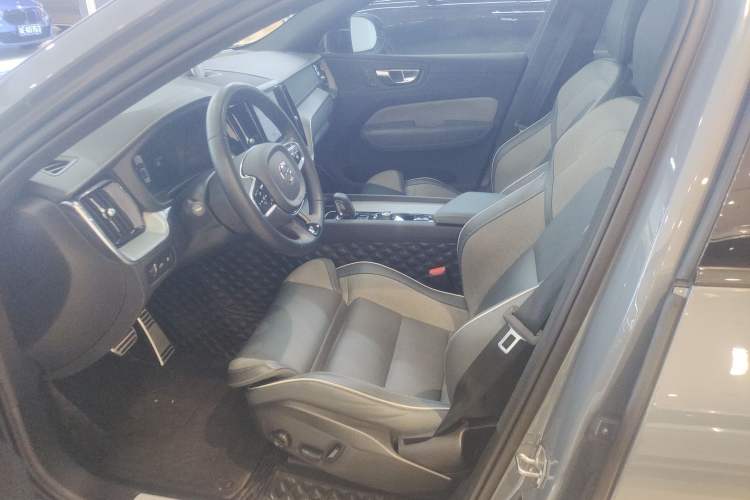 Used Volvo XC60 New Energy 2022 T8 Plug-in Hybrid All-Wheel Drive Zhiyuan Sport Edition Left Front Seat