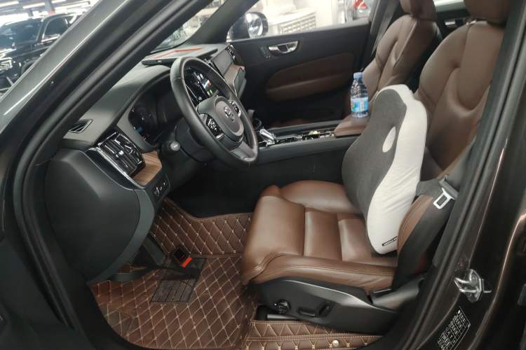 Used Volvo XC60 New Energy 2022 T8 Plug-in Hybrid All-Wheel Drive Smart Luxury Edition Left Front Seat