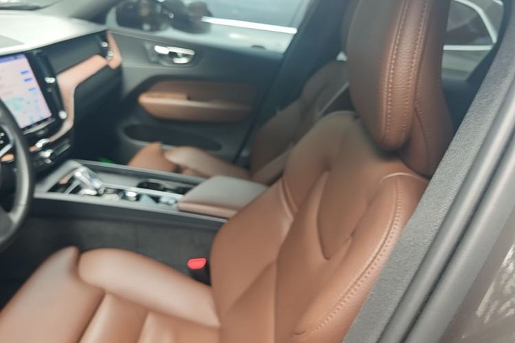 Used Volvo XC60 New Energy 2022 T8 Plug-in Hybrid Long-Range All-Wheel Drive Zhiyuan Luxury Edition Left Front Seat