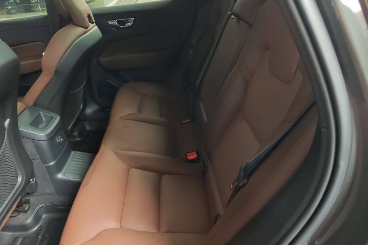 Used Volvo XC60 New Energy 2022 T8 Plug-in Hybrid All-Wheel Drive Smart Luxury Edition Left Rear Seat