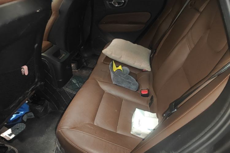Used Volvo XC60 New Energy 2022 T8 Plug-in Hybrid All-Wheel Drive Smart Luxury Edition Left Rear Seat