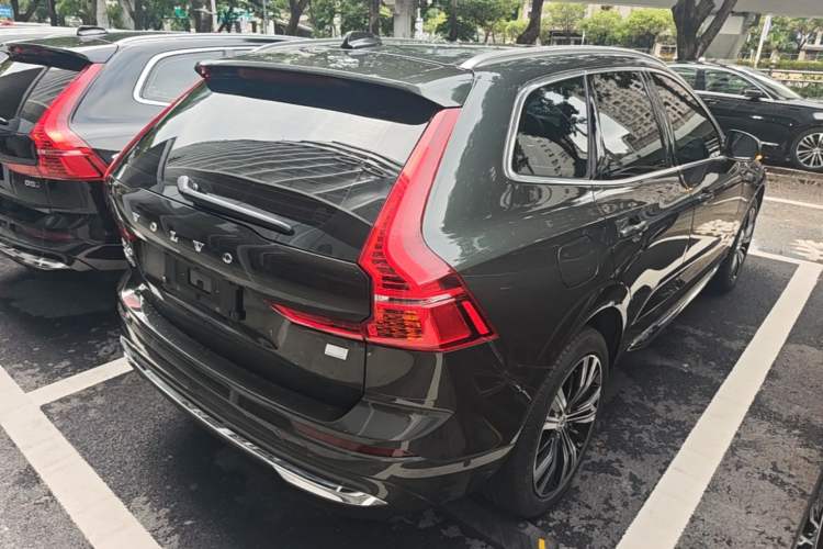 Used Volvo XC60 New Energy 2022 T8 Plug-in Hybrid Long-Range All-Wheel Drive Zhiyuan Luxury Edition Rear Right 45 Deg