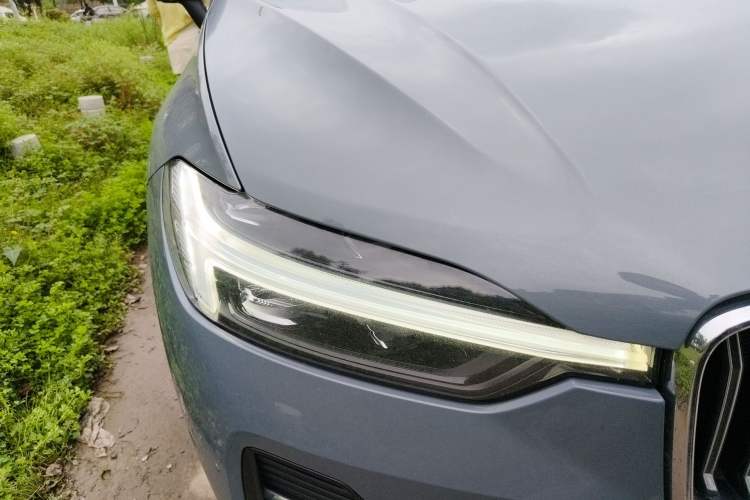 Used Volvo XC60 New Energy 2022 T8 Plug-in Hybrid All-Wheel Drive Smart Luxury Edition Right Front Headlight