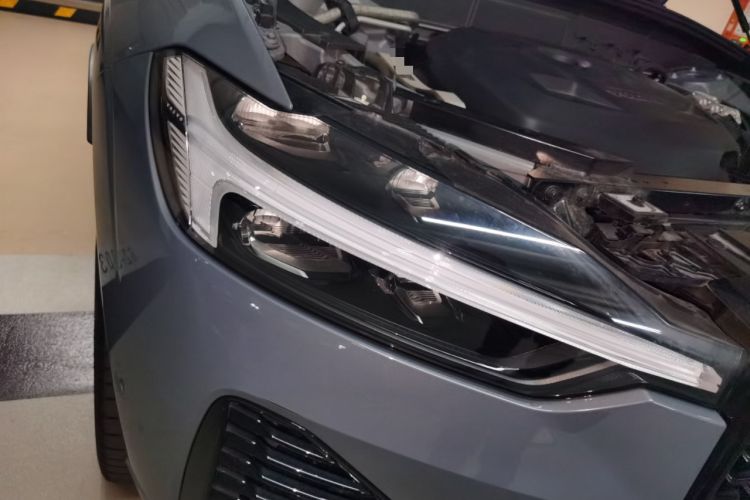 Used Volvo XC60 New Energy 2022 T8 Plug-in Hybrid Long-Range All-Wheel Drive Zhiyuan Sport Edition Right Front Headlight