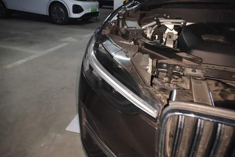 Used Volvo XC60 New Energy 2022 T8 Plug-in Hybrid All-Wheel Drive Smart Luxury Edition Right Front Headlight