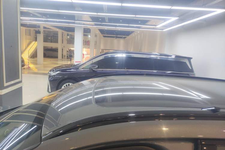 Used Volvo XC60 New Energy 2022 T8 Plug-in Hybrid All-Wheel Drive Zhiyuan Sport Edition Roof