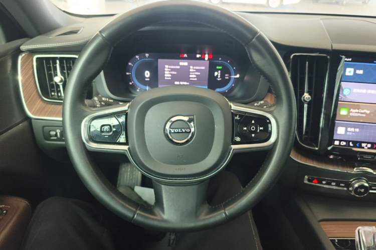 Used Volvo XC60 New Energy 2022 T8 Plug-in Hybrid All-Wheel Drive Smart Luxury Edition Steering Wheel