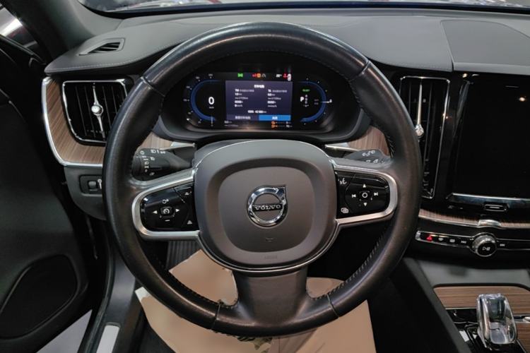 Used Volvo XC60 New Energy 2022 T8 Plug-in Hybrid All-Wheel Drive Smart Luxury Edition Steering Wheel