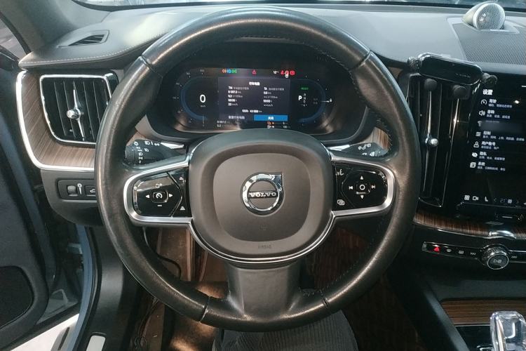 Used Volvo XC60 New Energy 2022 T8 Plug-in Hybrid All-Wheel Drive Smart Luxury Edition Steering Wheel