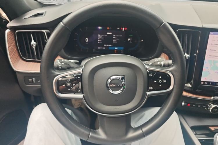 Used Volvo XC60 New Energy 2022 T8 Plug-in Hybrid Long-Range All-Wheel Drive Zhiyuan Luxury Edition Steering Wheel