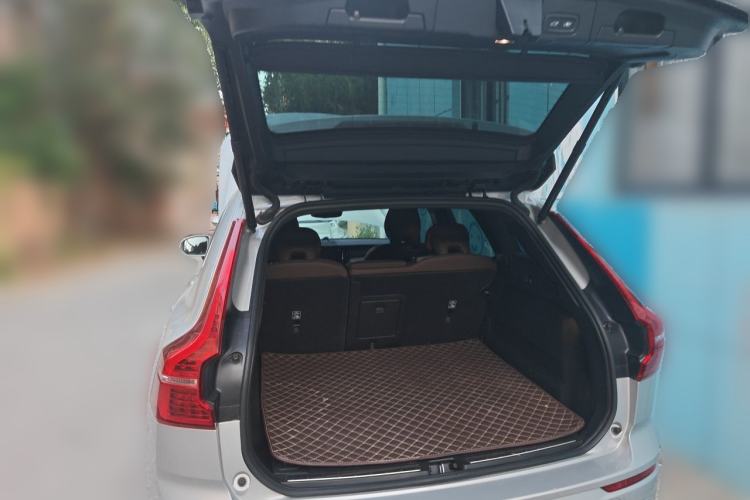 Used Volvo XC60 New Energy 2022 T8 Plug-in Hybrid All-Wheel Drive Smart Luxury Edition Trunk