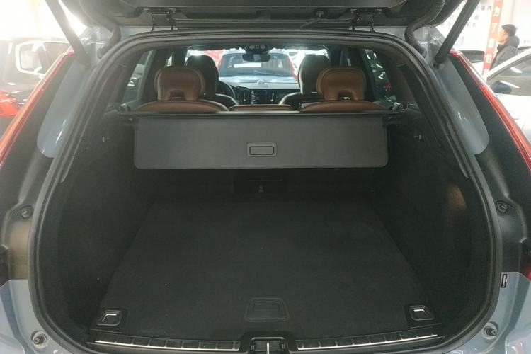 Used Volvo XC60 New Energy 2022 T8 Plug-in Hybrid All-Wheel Drive Smart Luxury Edition Trunk