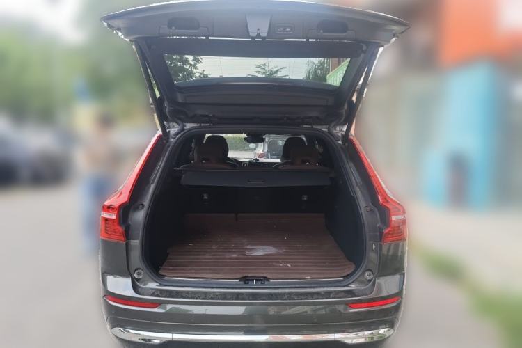 Used Volvo XC60 New Energy 2022 T8 Plug-in Hybrid All-Wheel Drive Smart Luxury Edition Trunk