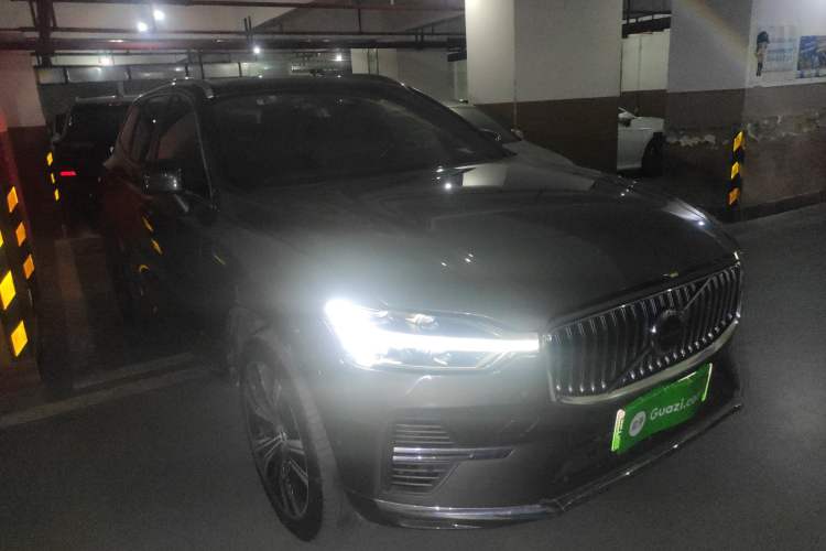 Used Volvo XC60 New Energy 2022 T8 Plug-in Hybrid Long-Range All-Wheel Drive Zhiyuan Luxury Edition Front Right 45 Deg