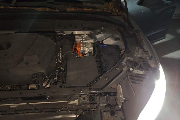 Used Volvo XC60 New Energy 2022 T8 Plug-in Hybrid All-Wheel Drive Smart Luxury Edition Engine Bay Left