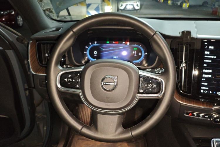Used Volvo XC60 New Energy 2022 T8 Plug-in Hybrid All-Wheel Drive Smart Luxury Edition Steering Wheel