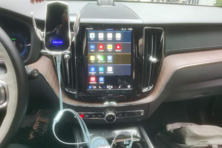 Used Volvo XC60 New Energy 2022 T8 Plug-in Hybrid Long-Range All-Wheel Drive Luxury Edition Audio And AC Panel