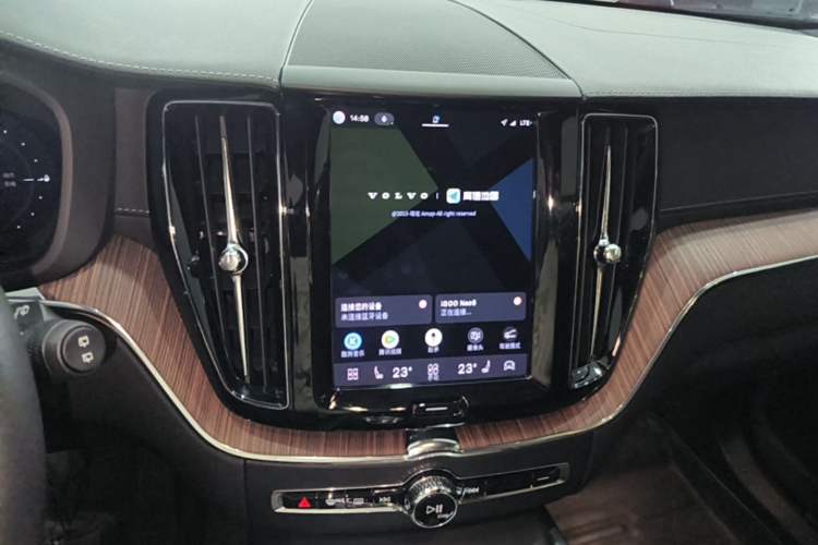 Used Volvo XC60 New Energy 2022 T8 Plug-in Hybrid All-Wheel Drive Smart Luxury Edition Audio And AC Panel
