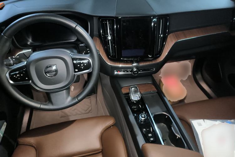 Used Volvo XC60 New Energy 2022 T8 Plug-in Hybrid All-Wheel Drive Smart Luxury Edition Center Console