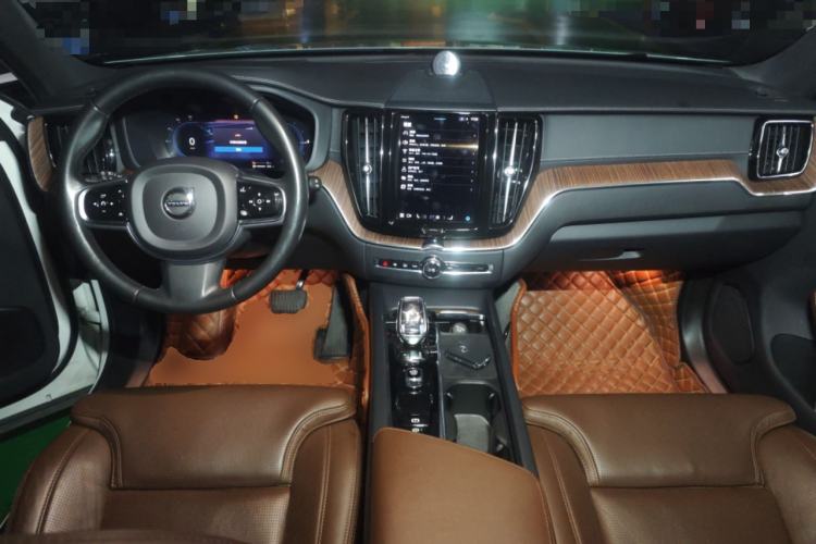 Used Volvo XC60 New Energy 2022 T8 Plug-in Hybrid Long-Range All-Wheel Drive Luxury Edition Center Console