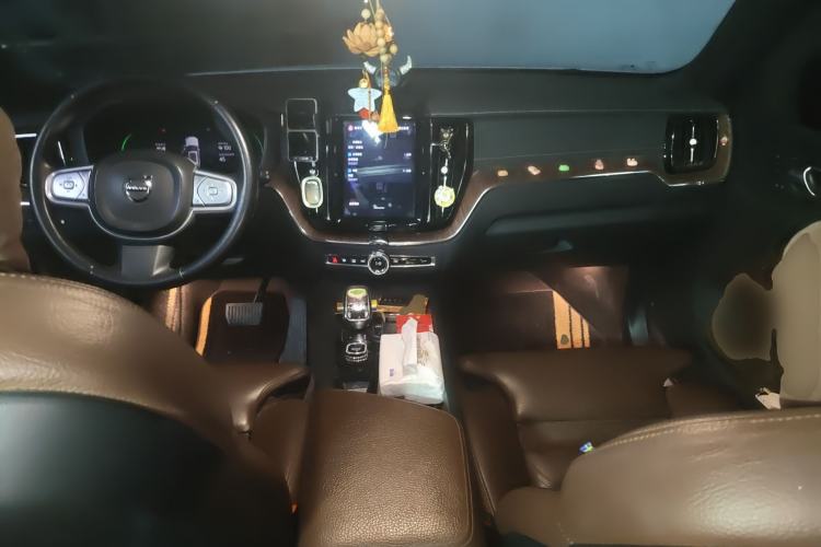 Used Volvo XC60 New Energy 2022 T8 Plug-in Hybrid All-Wheel Drive Smart Luxury Edition Center Console