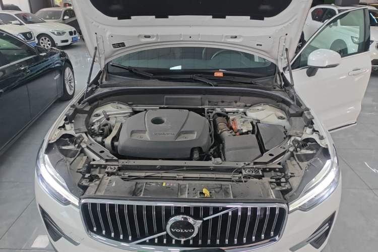Used Volvo XC60 New Energy 2022 T8 Plug-in Hybrid All-Wheel Drive Smart Luxury Edition Engine Bay