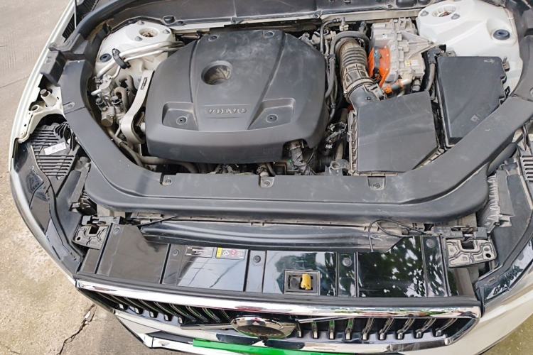 Used Volvo XC60 New Energy 2022 T8 Plug-in Hybrid All-Wheel Drive Smart Luxury Edition Engine Bay