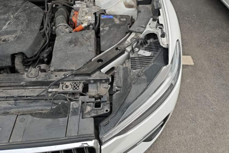 Used Volvo XC60 New Energy 2022 T8 Plug-in Hybrid Long-Range All-Wheel Drive Zhiyuan Luxury Edition Engine Bay Left