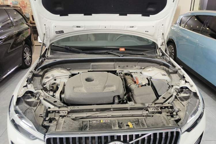 Used Volvo XC60 New Energy 2022 T8 Plug-in Hybrid All-Wheel Drive Smart Luxury Edition Engine Bay