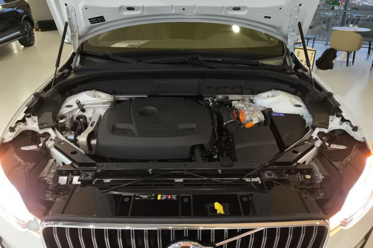 Used Volvo XC60 New Energy 2022 T8 Plug-in Hybrid Long-Range All-Wheel Drive Zhiyuan Luxury Edition Engine Bay