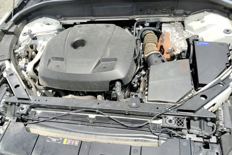 Used Volvo XC60 New Energy 2022 T8 Plug-in Hybrid All-Wheel Drive Smart Luxury Edition Engine Bay