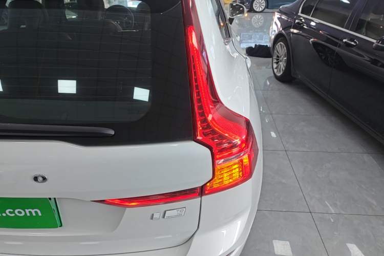 Used Volvo XC60 New Energy 2022 T8 Plug-in Hybrid All-Wheel Drive Smart Luxury Edition Exterior 1
