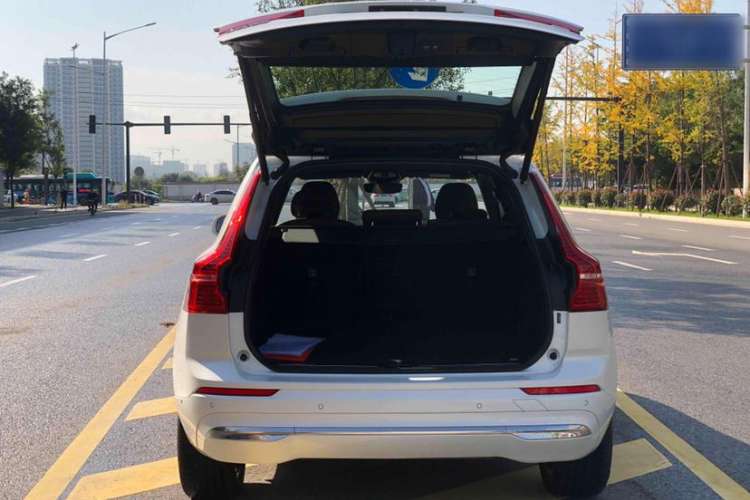 Used Volvo XC60 New Energy 2022 T8 Plug-in Hybrid All-Wheel Drive Smart Luxury Edition Exterior 2