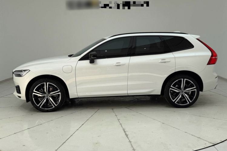 Used Volvo XC60 New Energy 2022 T8 Plug-in Hybrid All-Wheel Drive Zhiyuan Sport Edition Exterior 3