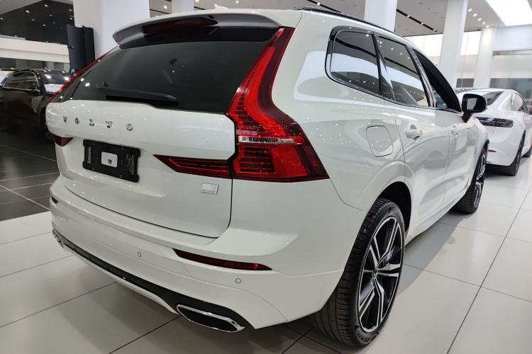 Used Volvo XC60 New Energy 2022 T8 Plug-in Hybrid All-Wheel Drive Zhiyuan Sport Edition Exterior 5