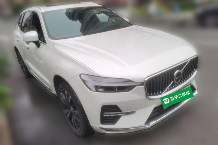 Used Volvo XC60 New Energy 2022 T8 Plug-in Hybrid Long-Range All-Wheel Drive Luxury Edition Front Right 45 Deg