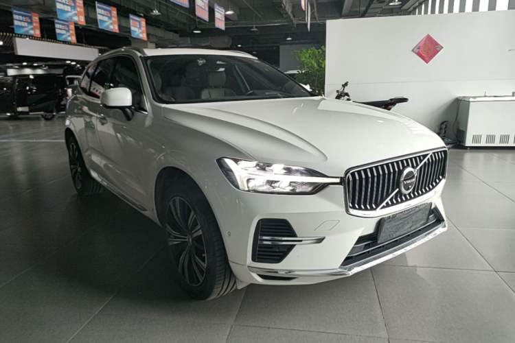 Used Volvo XC60 New Energy 2022 T8 Plug-in Hybrid All-Wheel Drive Smart Luxury Edition Front Right 45 Deg