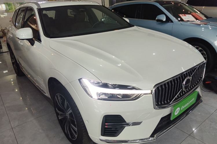 Used Volvo XC60 New Energy 2022 T8 Plug-in Hybrid All-Wheel Drive Smart Luxury Edition Front Right 45 Deg