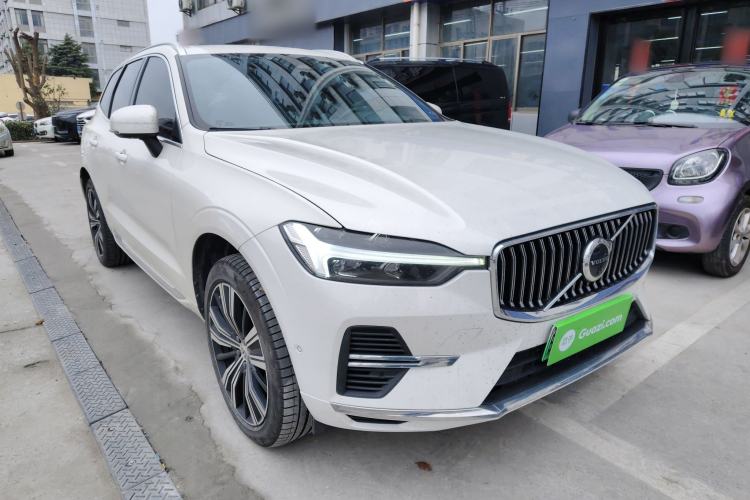 Used Volvo XC60 New Energy 2022 T8 Plug-in Hybrid Long-Range All-Wheel Drive Zhiyuan Luxury Edition Front Right 45 Deg